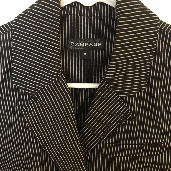 Black and white striped Rampage blazer - Picture 3 of 3